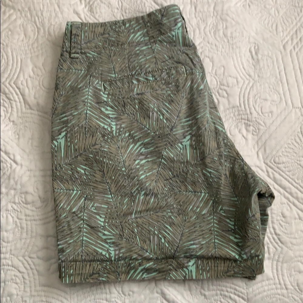 New condition lee shorts